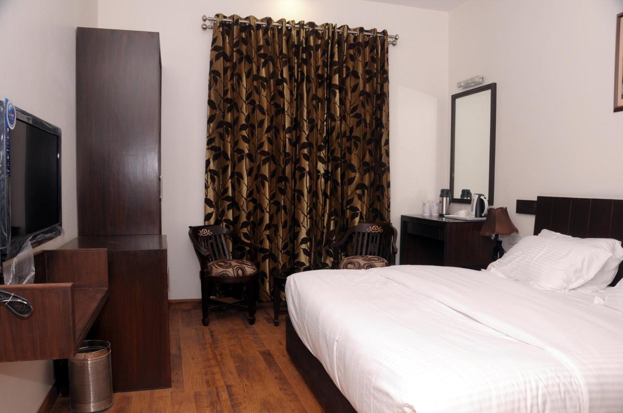Hotel Prems Paradise Amritsar Exterior photo