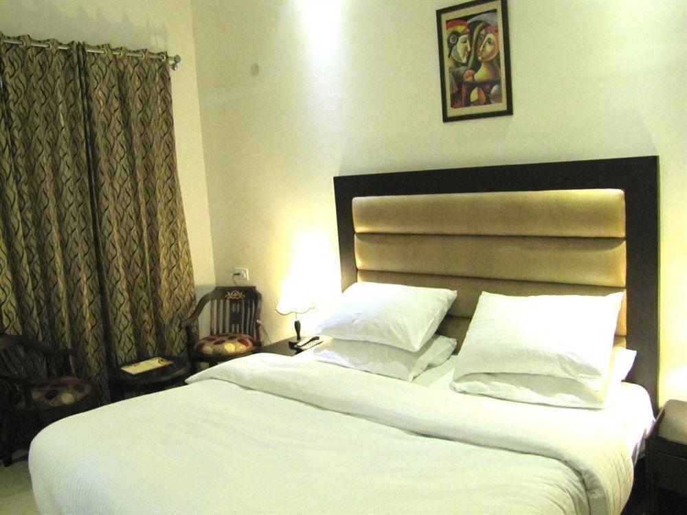Hotel Prems Paradise Amritsar Exterior photo