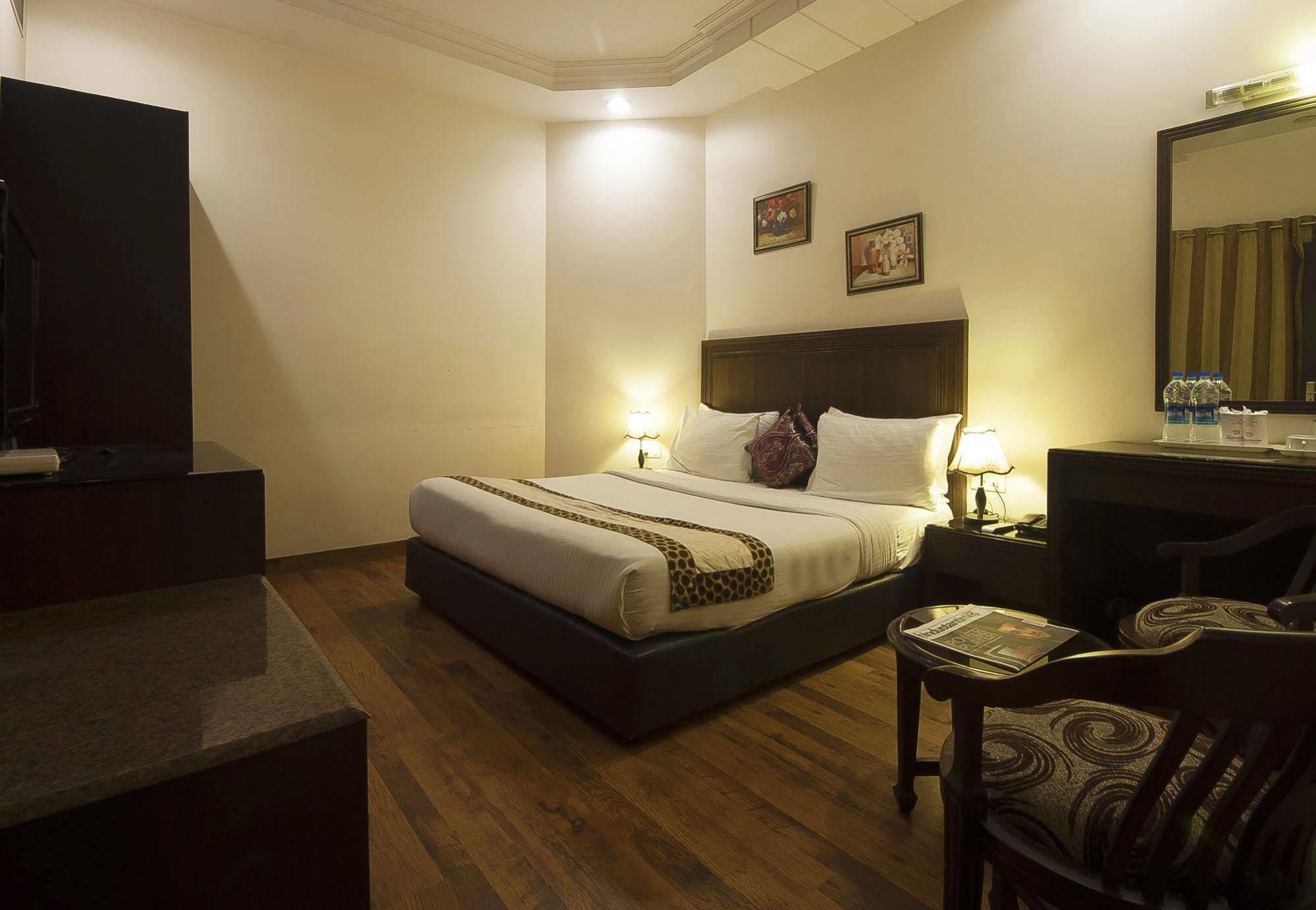 Hotel Prems Paradise Amritsar Exterior photo